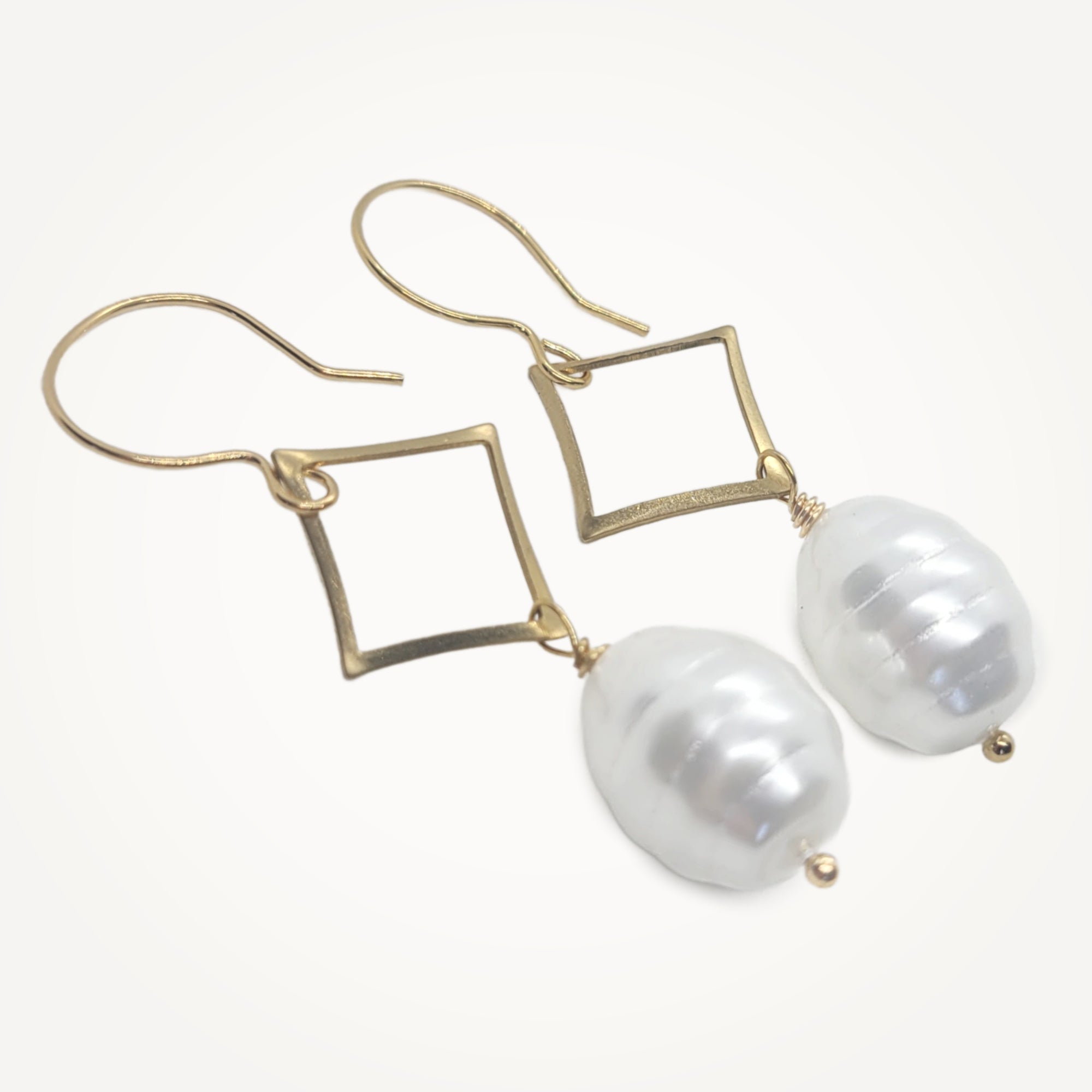 Baroque Pearl Earrings • Diamondine