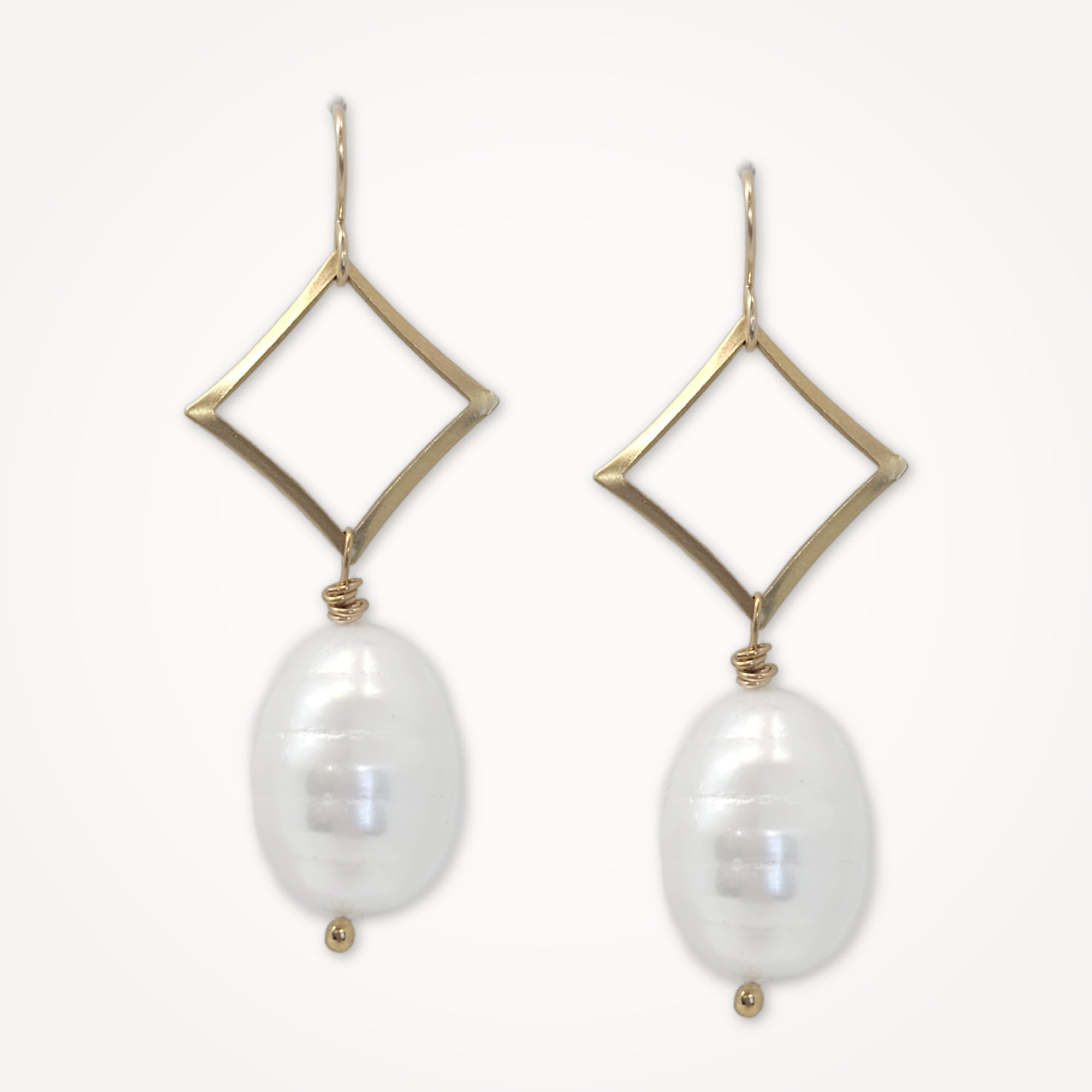 Baroque Pearl Earrings • Diamondine