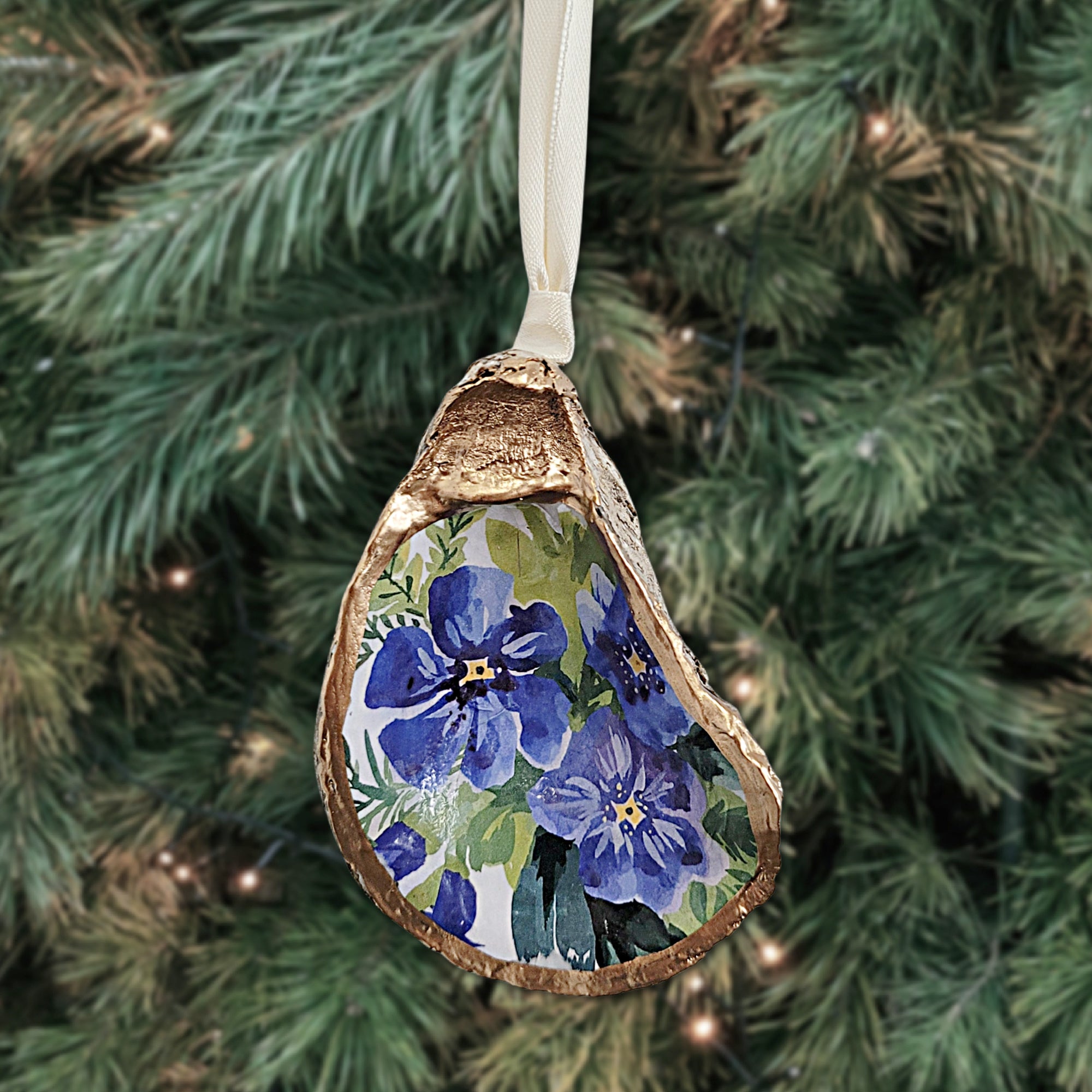 Forget-Me-Not Floral Ornament • Oyster Shell