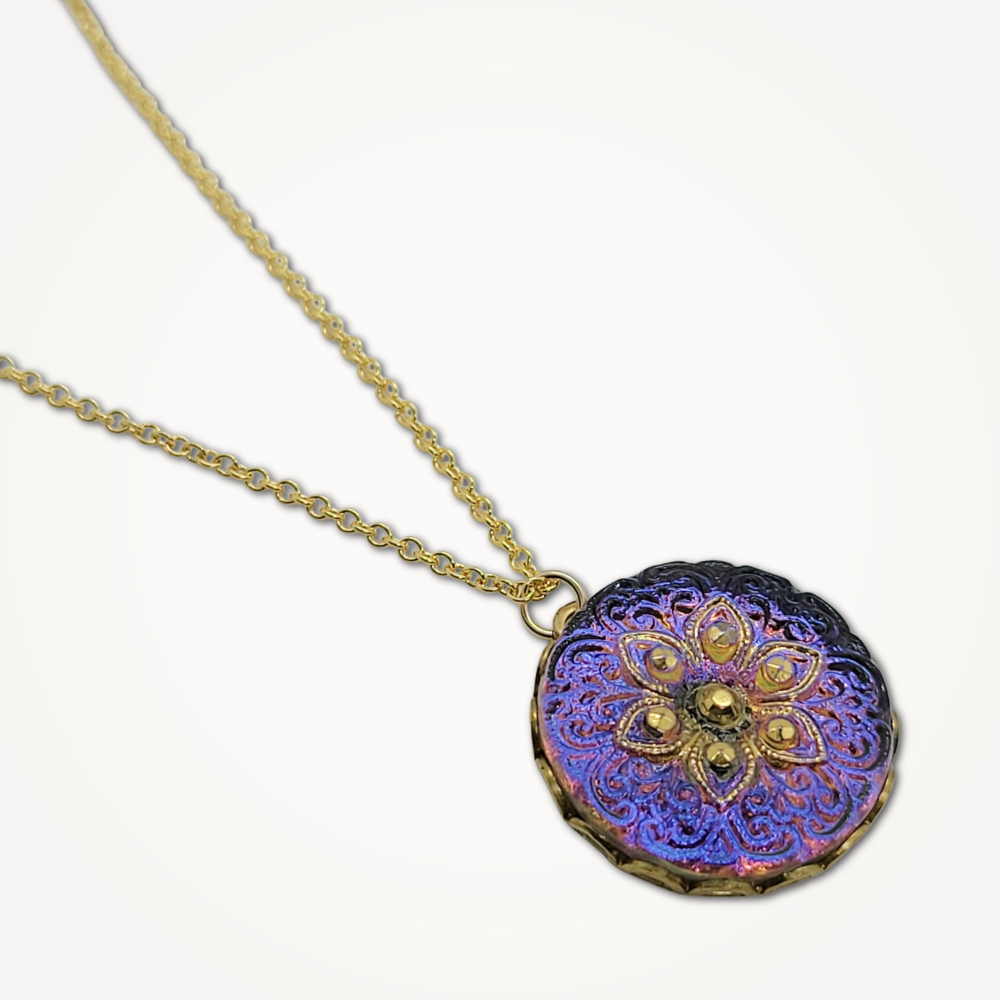 Vintage Button Necklace • Lily