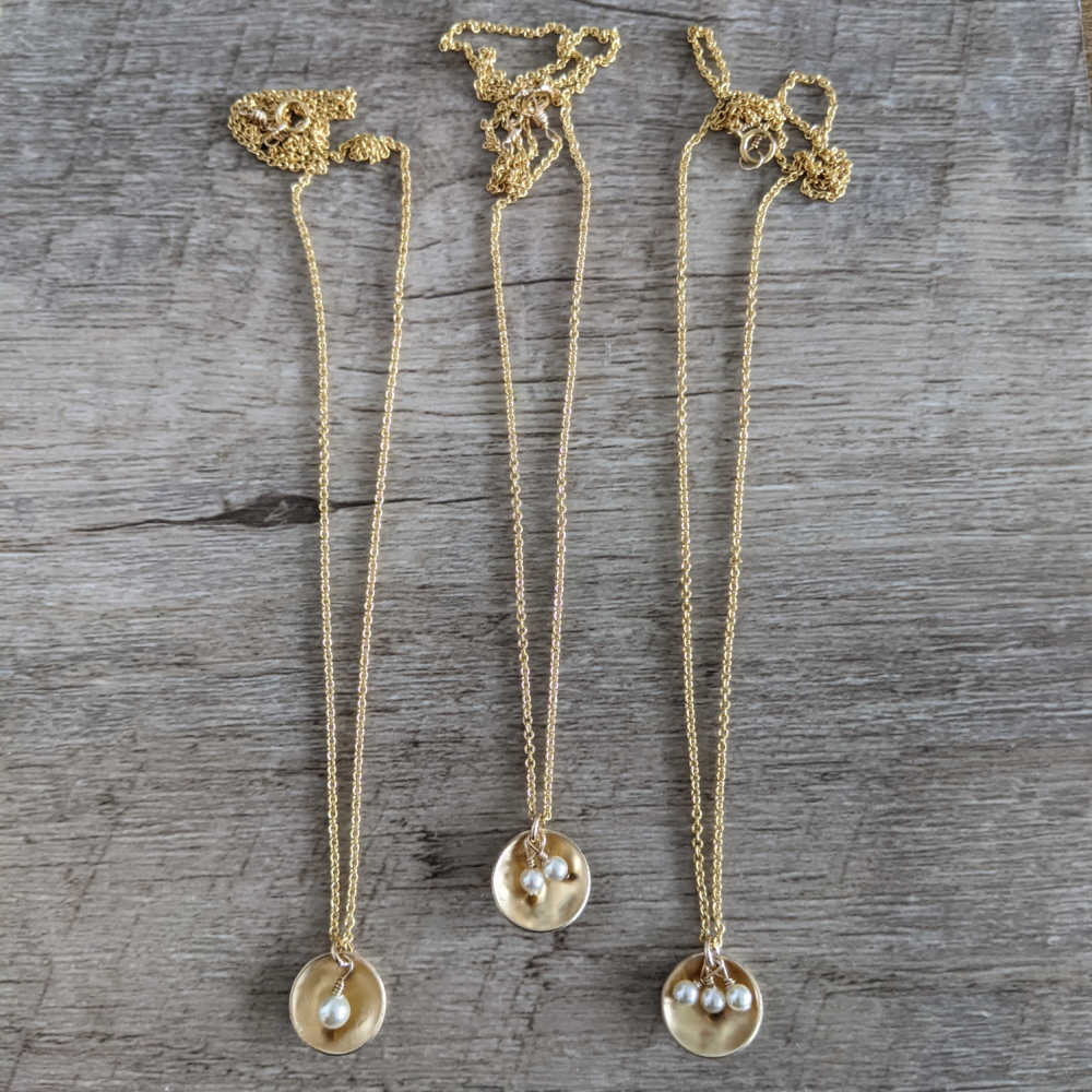 Oyster Necklace • Gold