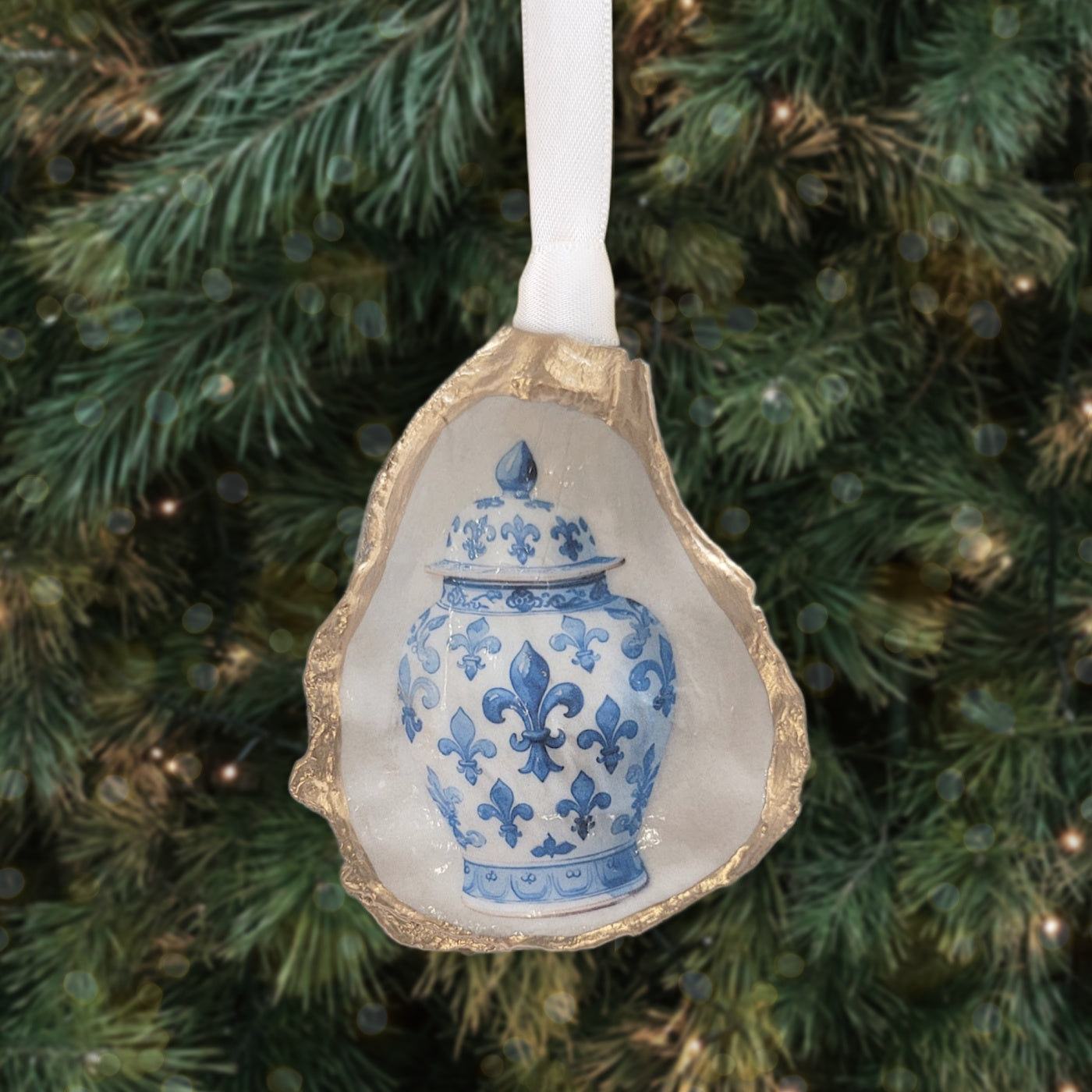Chinoiserie Fleur de Lis Ornament • Oyster Shell