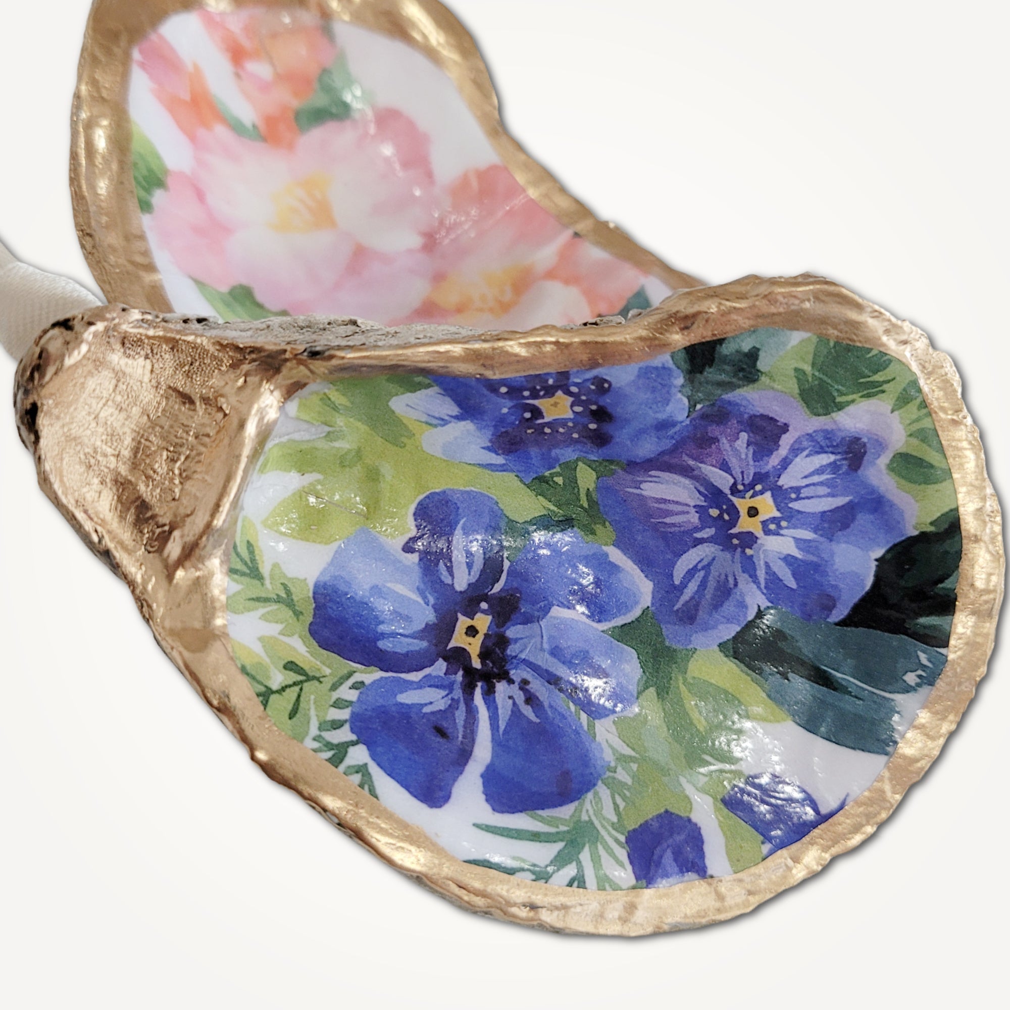Forget-Me-Not Floral Ornament • Oyster Shell