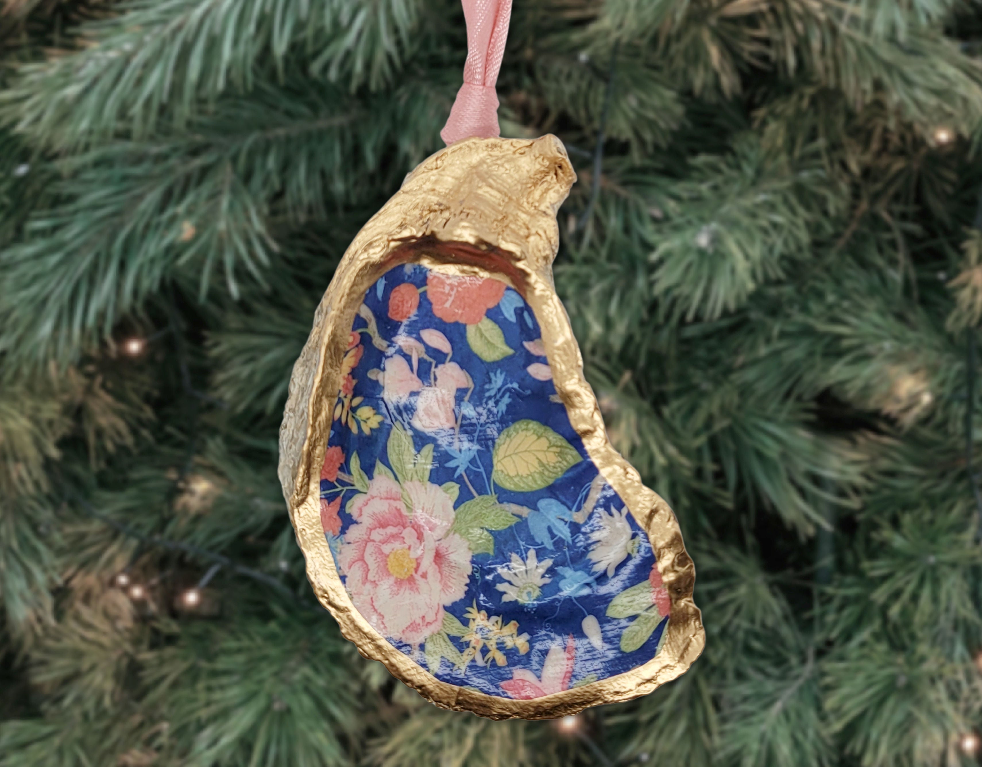 Vintage Floral Pattern Ornament • Oyster Shell
