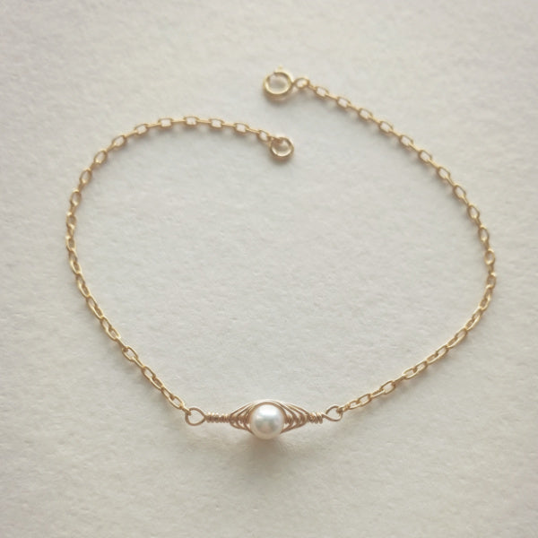 Petite Gold Peapod Bracelet • 1,2,3,4 or 5 pearls